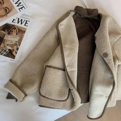 Ingrid | Kuschelige Damen Teddy Jacke in Beige für kalte Tage