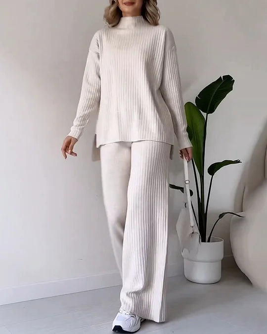 Sachzna | Gemütliches geripptes Pullover-Hosen Set für entspanntes Styling